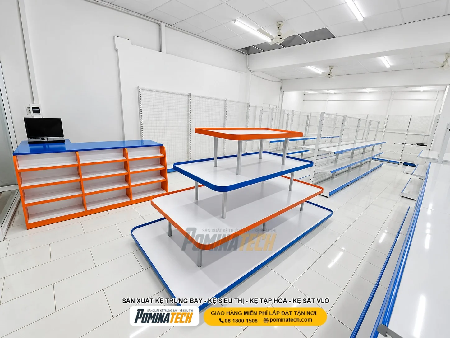 Hệ thống kệ trưng bày đồ chơi trẻ em POMINATECH đẹp và chuyên nghiệp.