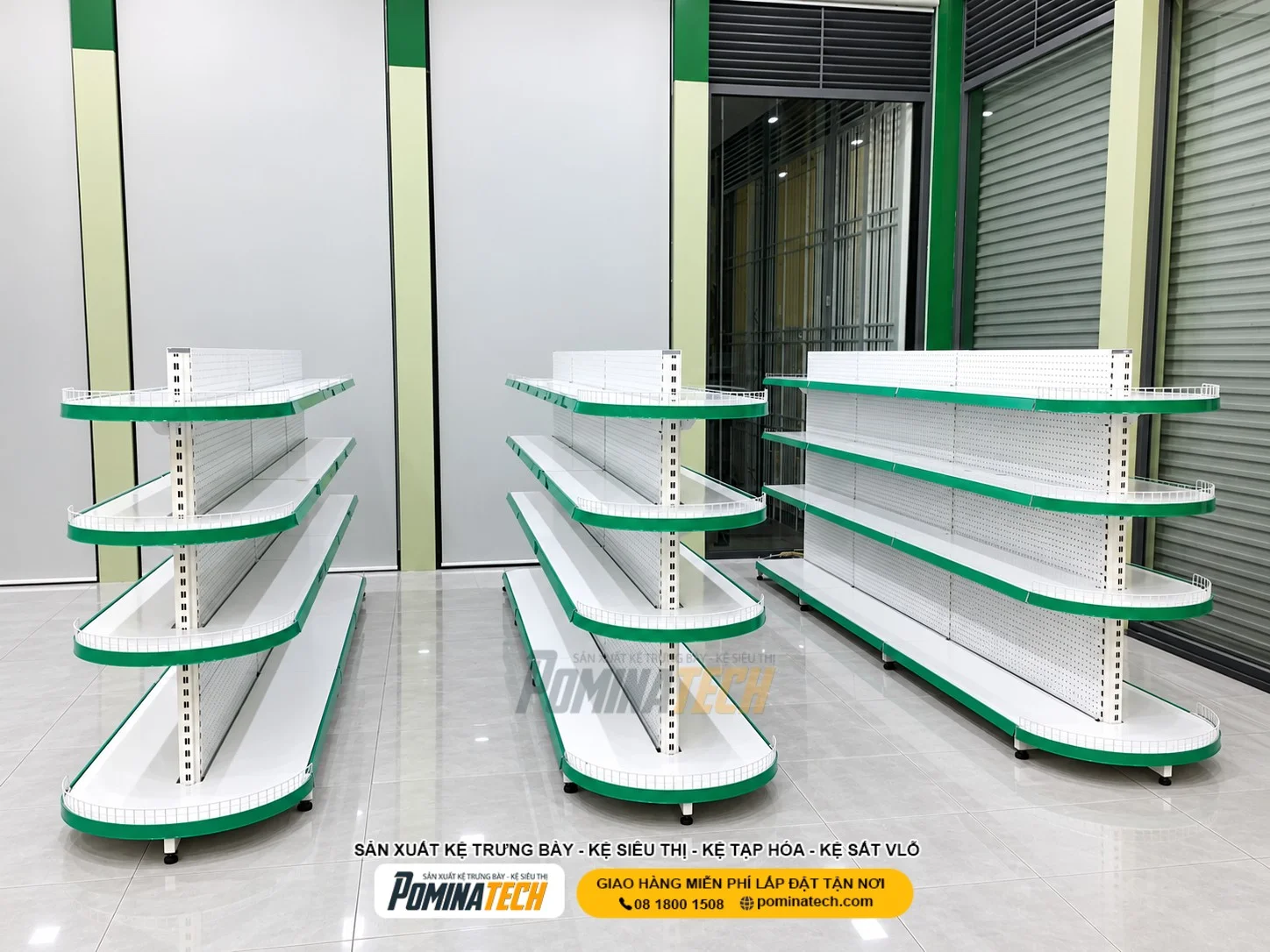 Kệ bán nguyệt khung sắt kết hợp mâm gỗ tạo phong cách trưng bày sang trọng
