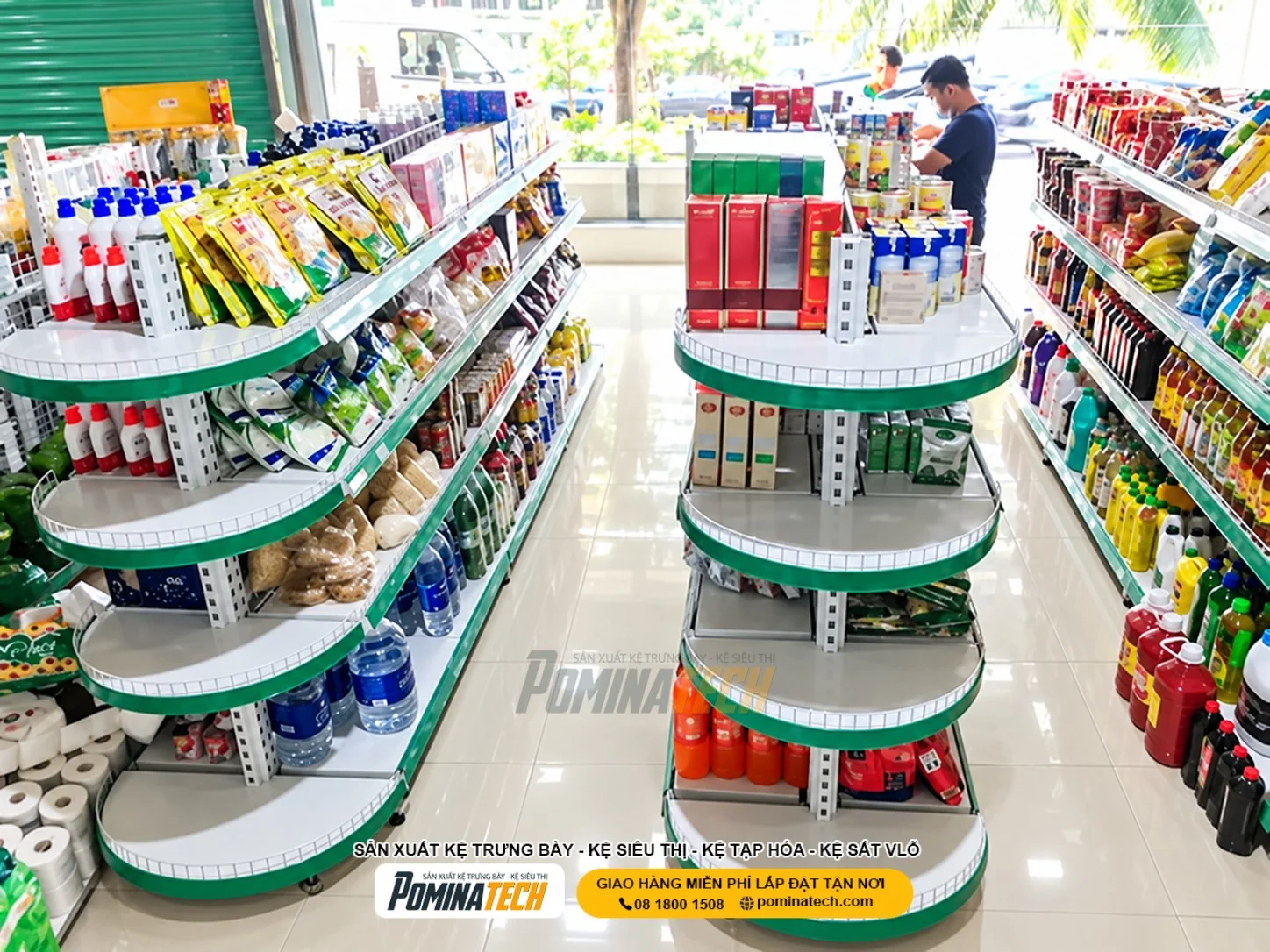 Kệ bán nguyệt Pominatech thiết kế theo yêu cầu phù hợp từng mô hình cửa hàng
