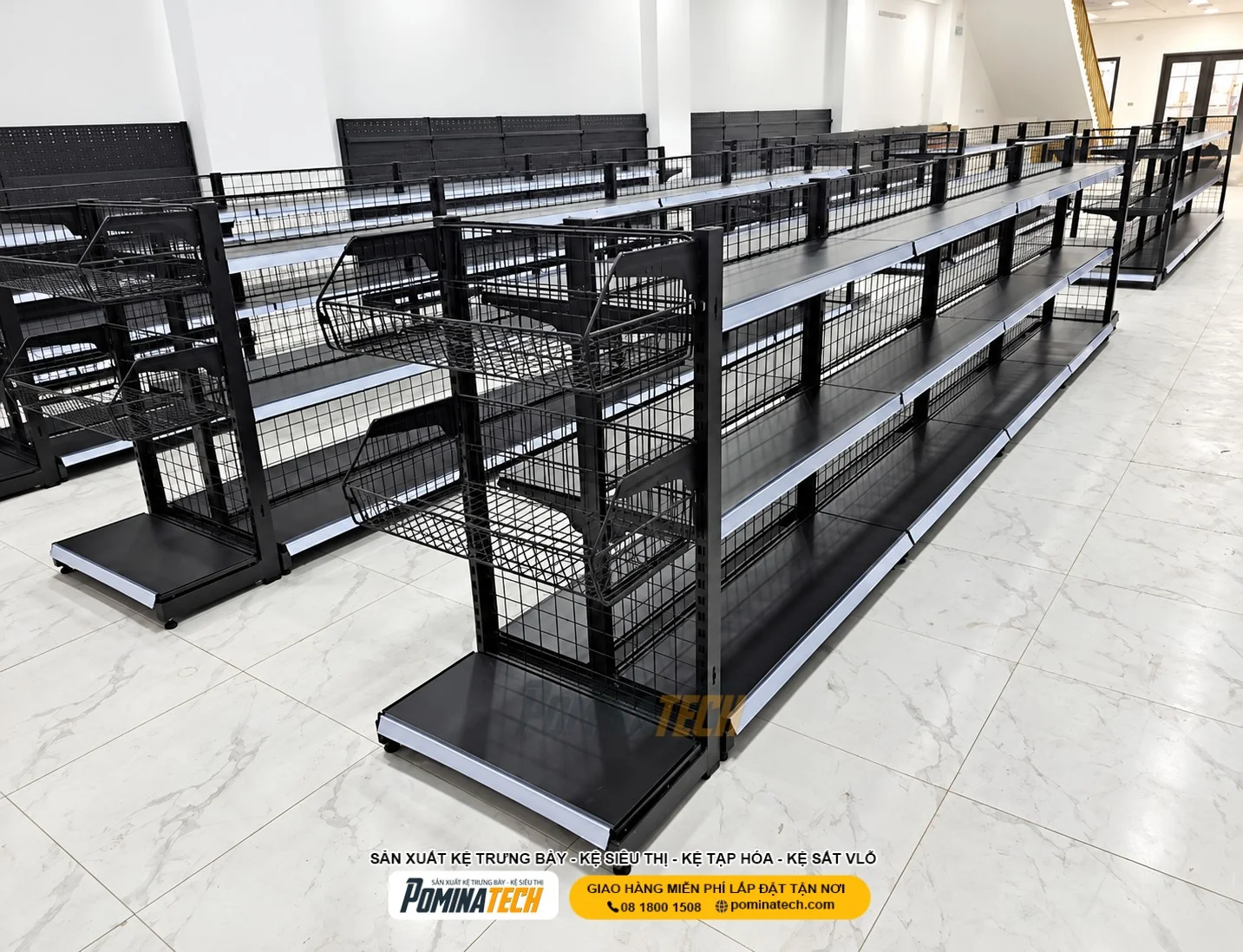 Kệ siêu thị viền đen thiết kế tối giản phù hợp với cửa hàng phụ kiện