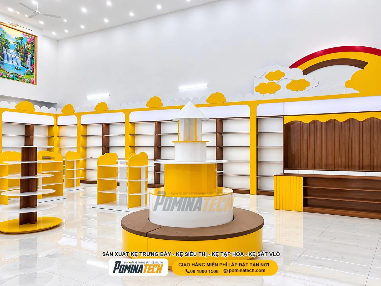 Kệ tròn nhiều tầng giúp sắp xếp hàng hóa gọn gàng và tạo điểm nhấn cho shop.