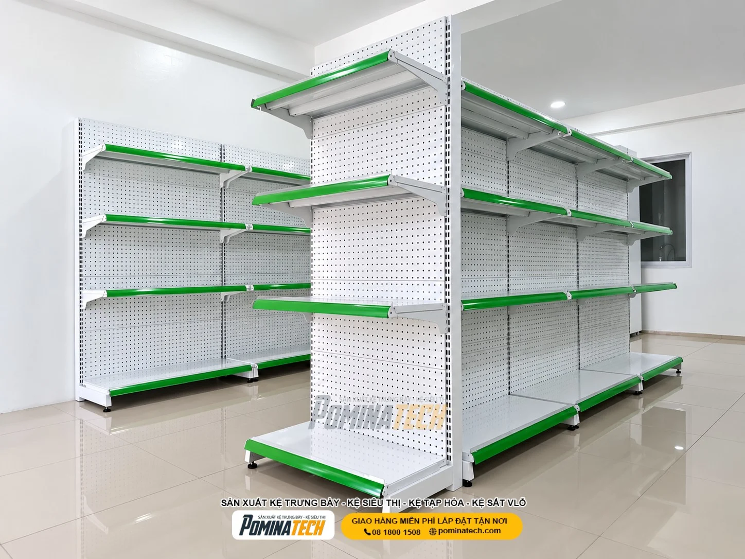 Kệ trưng bày hàng hóa có tầng thấp phù hợp sắp xếp sản phẩm nặng.