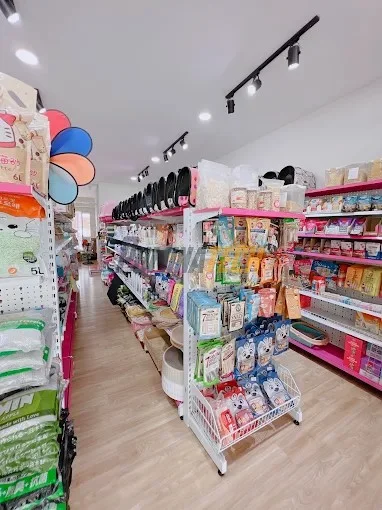 Kệ Trưng Bày Đồ Thú Cưng – Giải Pháp Setup Pet Shop Chuyên Nghiệp