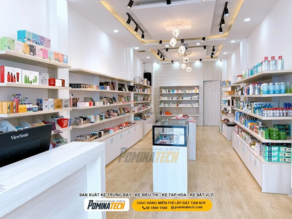 Không gian cửa hàng hiện đại với hệ thống kệ trưng bày POMINATECH