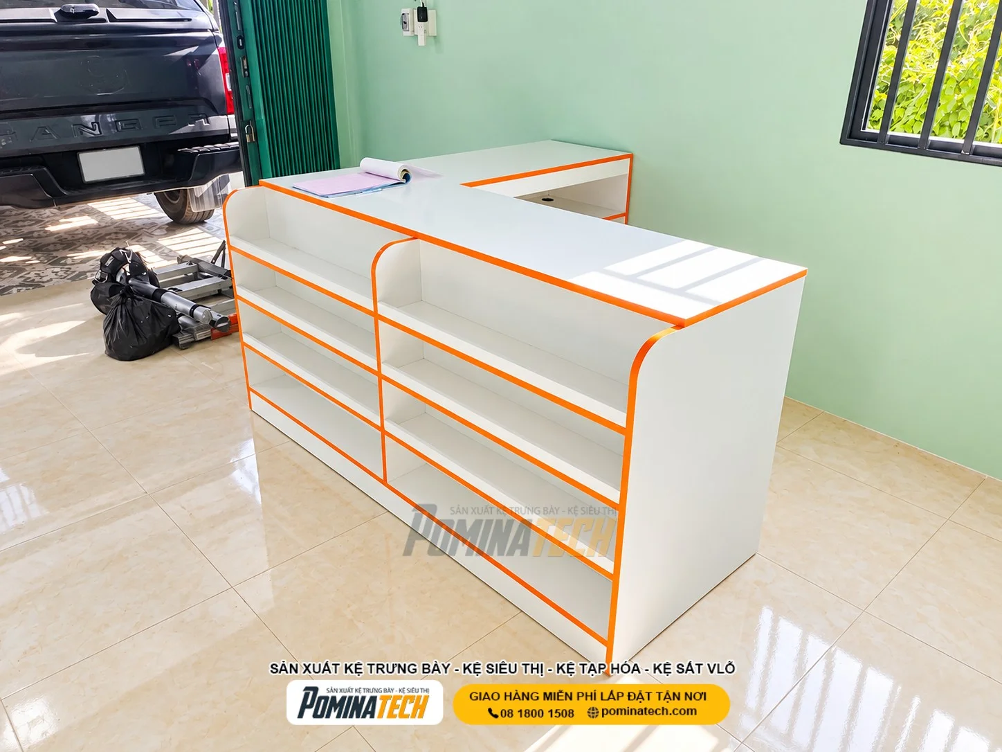 Mẫu quầy thu ngân mini nhỏ gọn dành cho shop phụ kiện.